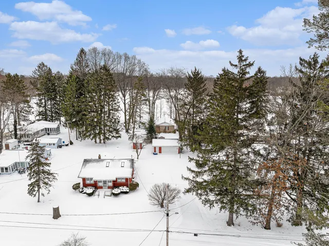 $299,900 | 50362 Eastside Drive, Dowagiac, MI 49047