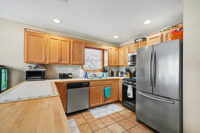 $299,900 | 50362 Eastside Drive, Dowagiac, MI 49047