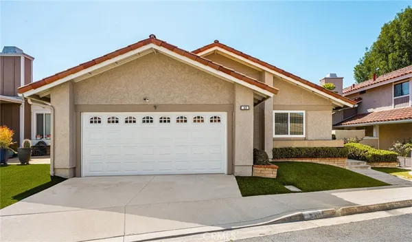 $4,100 | 33 Richmond, Irvine, CA 92620
