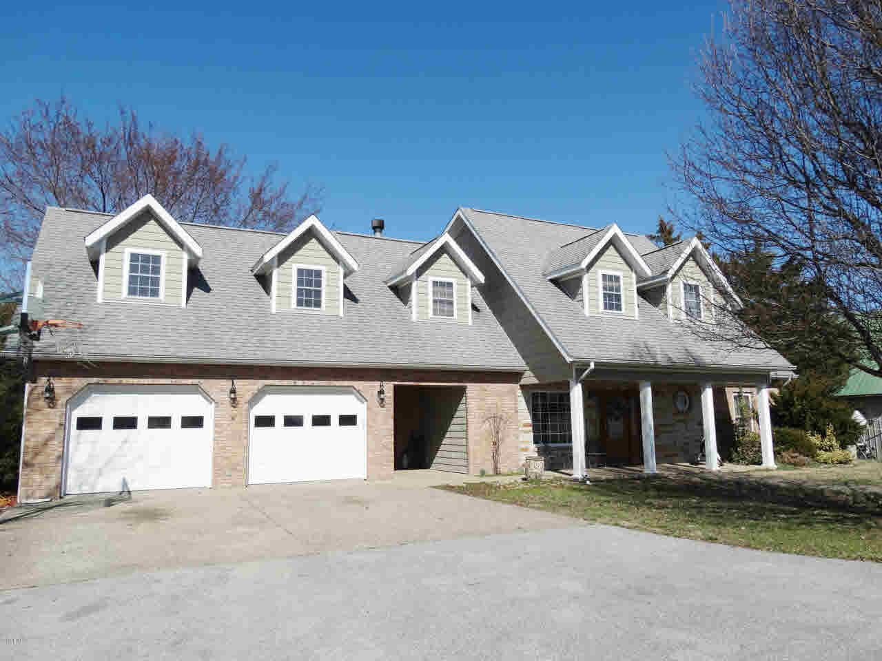 12352 South Park Road Benton, IL 62812 - Photo 1 of 57 Gallery Image 1