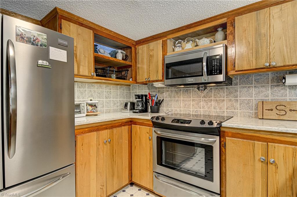 6255 Lake Front Road Greensboro, NC 27406 - Photo 13 of 47 Gallery Image 13
