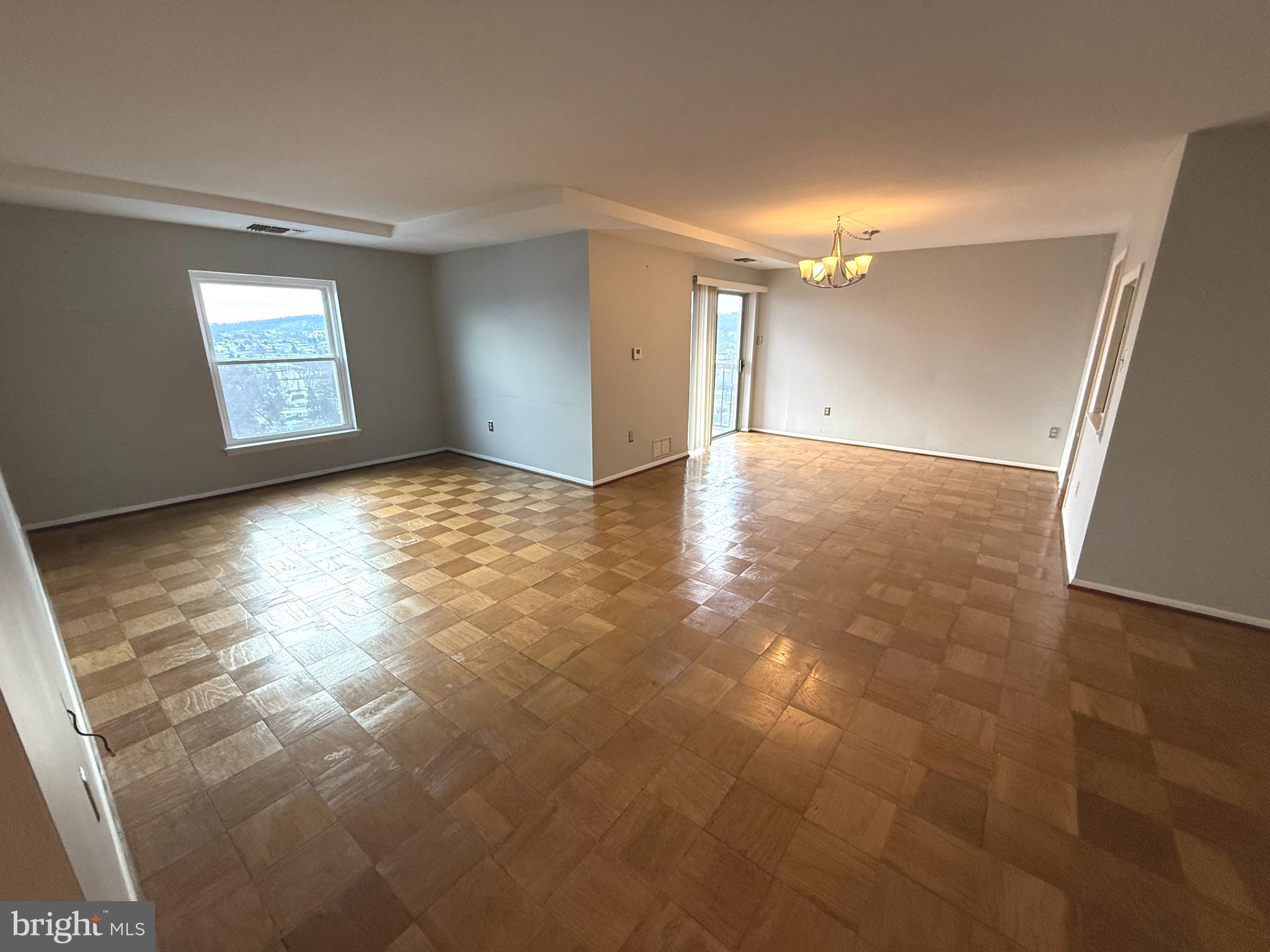 1375 Pershing Boulevard, Unit 601 Reading, PA 19607 - Photo 3 of 20 Main living area
