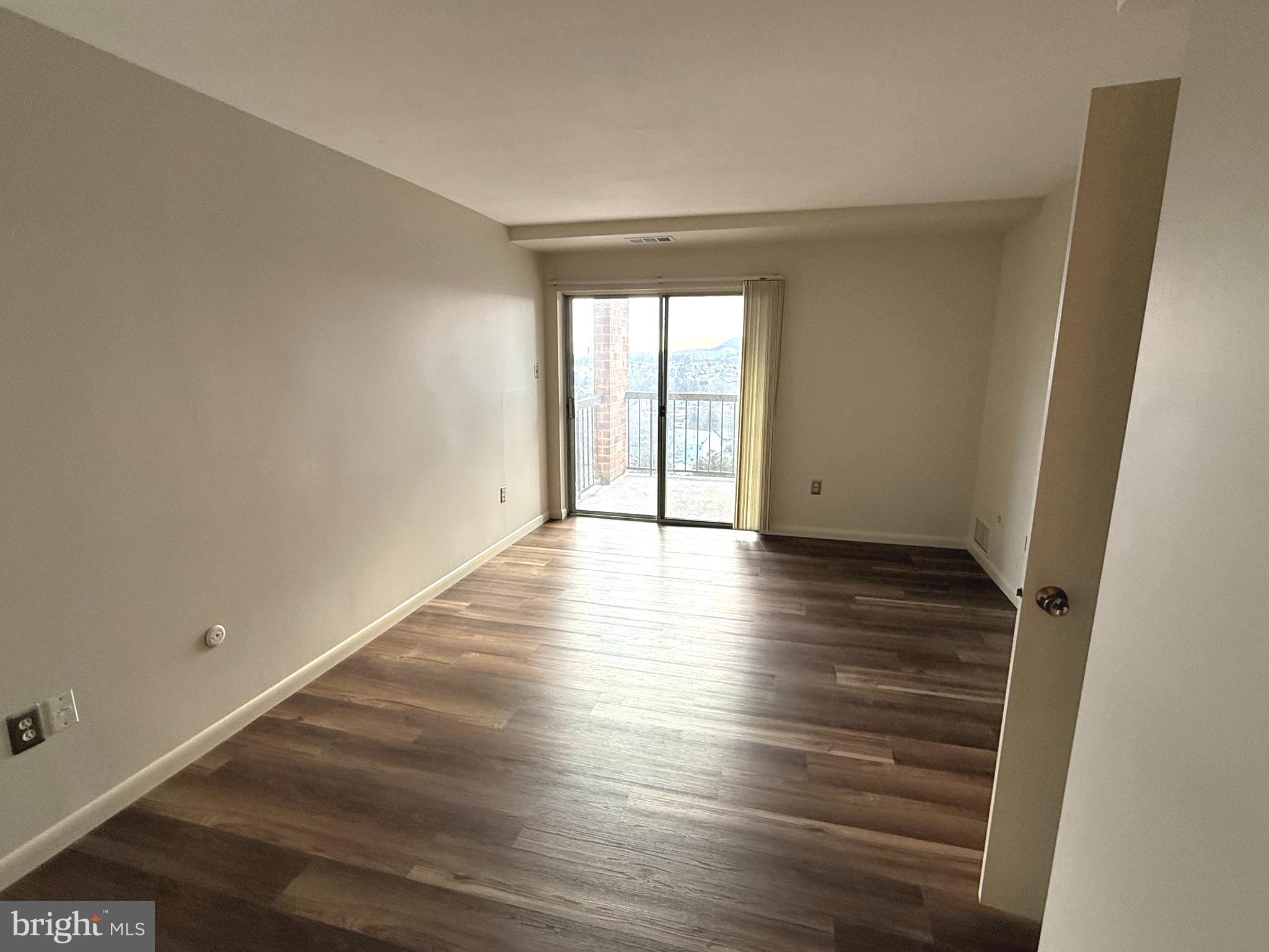 1375 Pershing Boulevard, Unit 601 Reading, PA 19607 - Photo 5 of 20 Primary bedroom