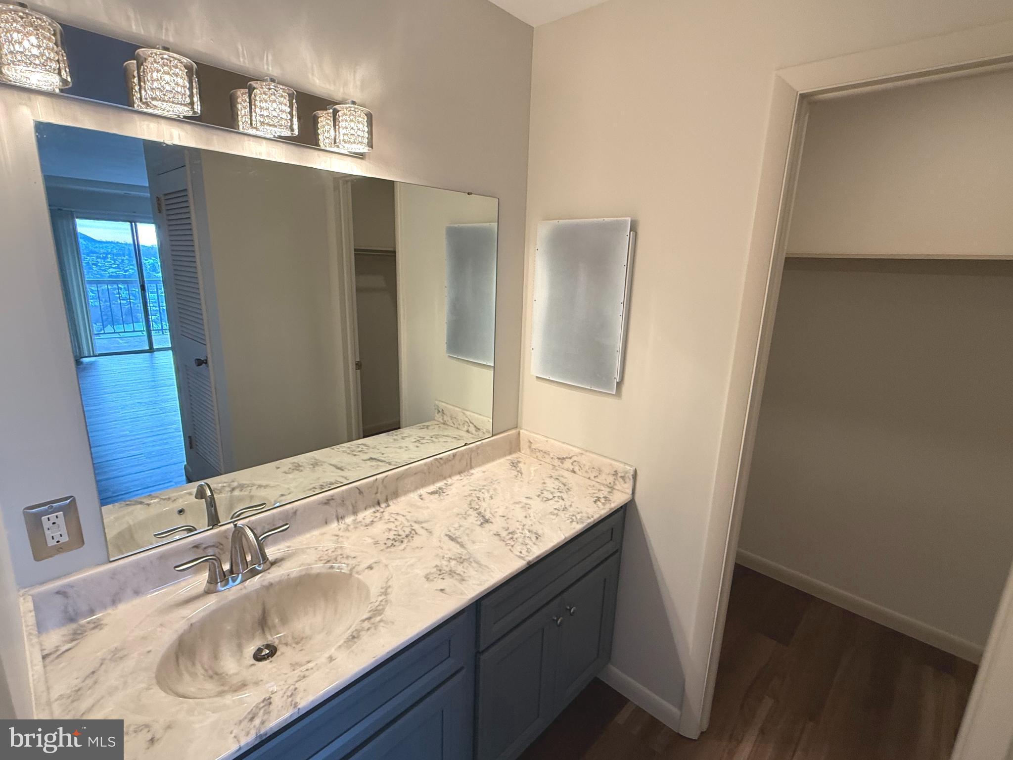 1375 Pershing Boulevard, Unit 601 Reading, PA 19607 - Photo 6 of 20 Primary bath