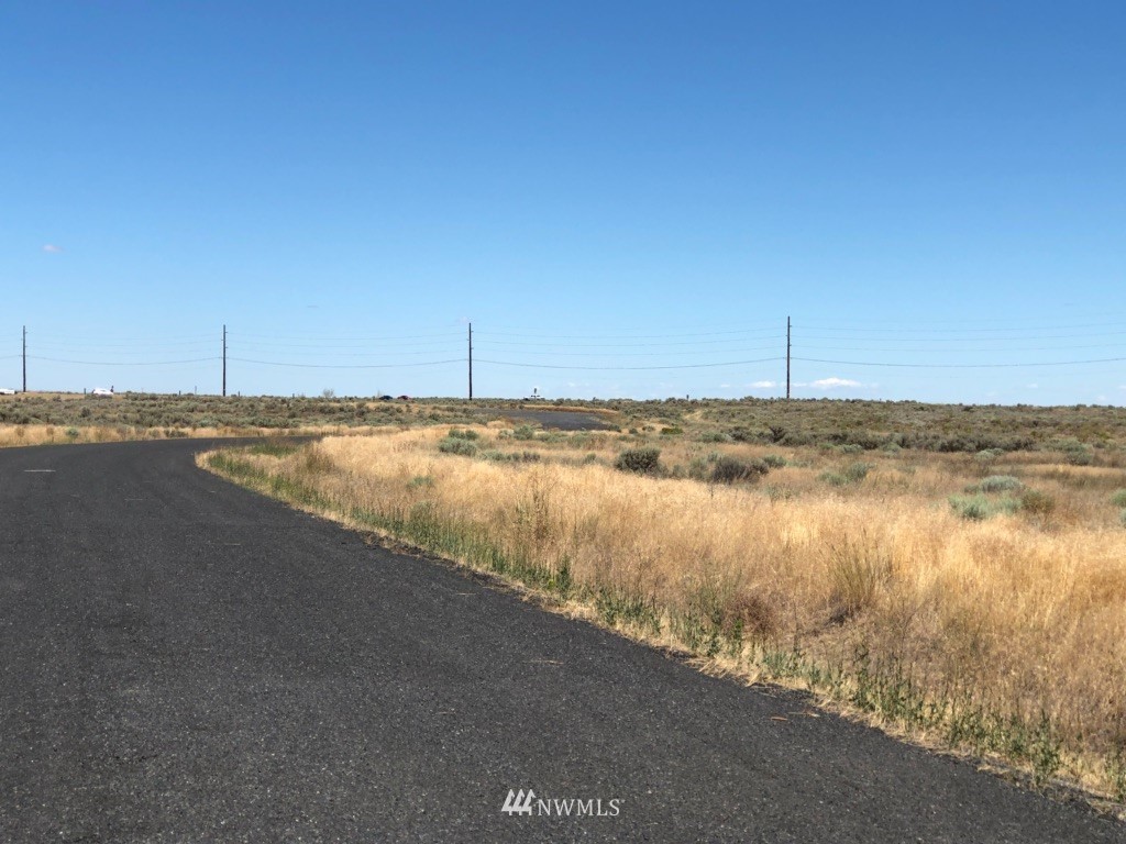 -nna Bouldercrest Road Northeast Moses Lake, WA 98837 - Photo 2 of 5 Gallery Image 2