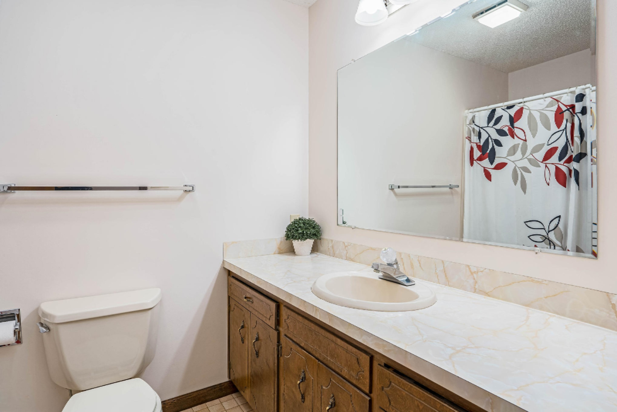 9959 Garr Road Berrien Springs, MI 49103 - Photo 23 of 64 Upper - Main Bath