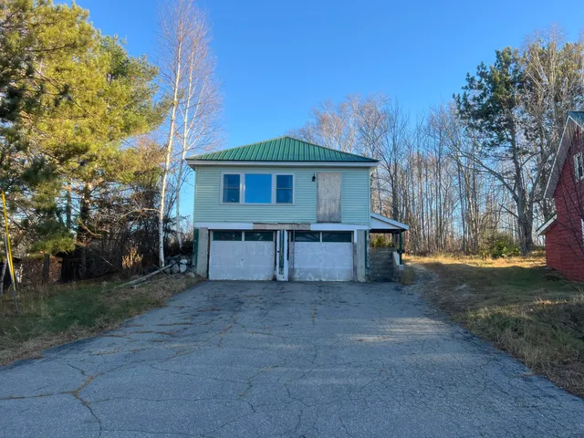 $115,000 | 23 Hillcrest Avenue, Millinocket, ME 04462