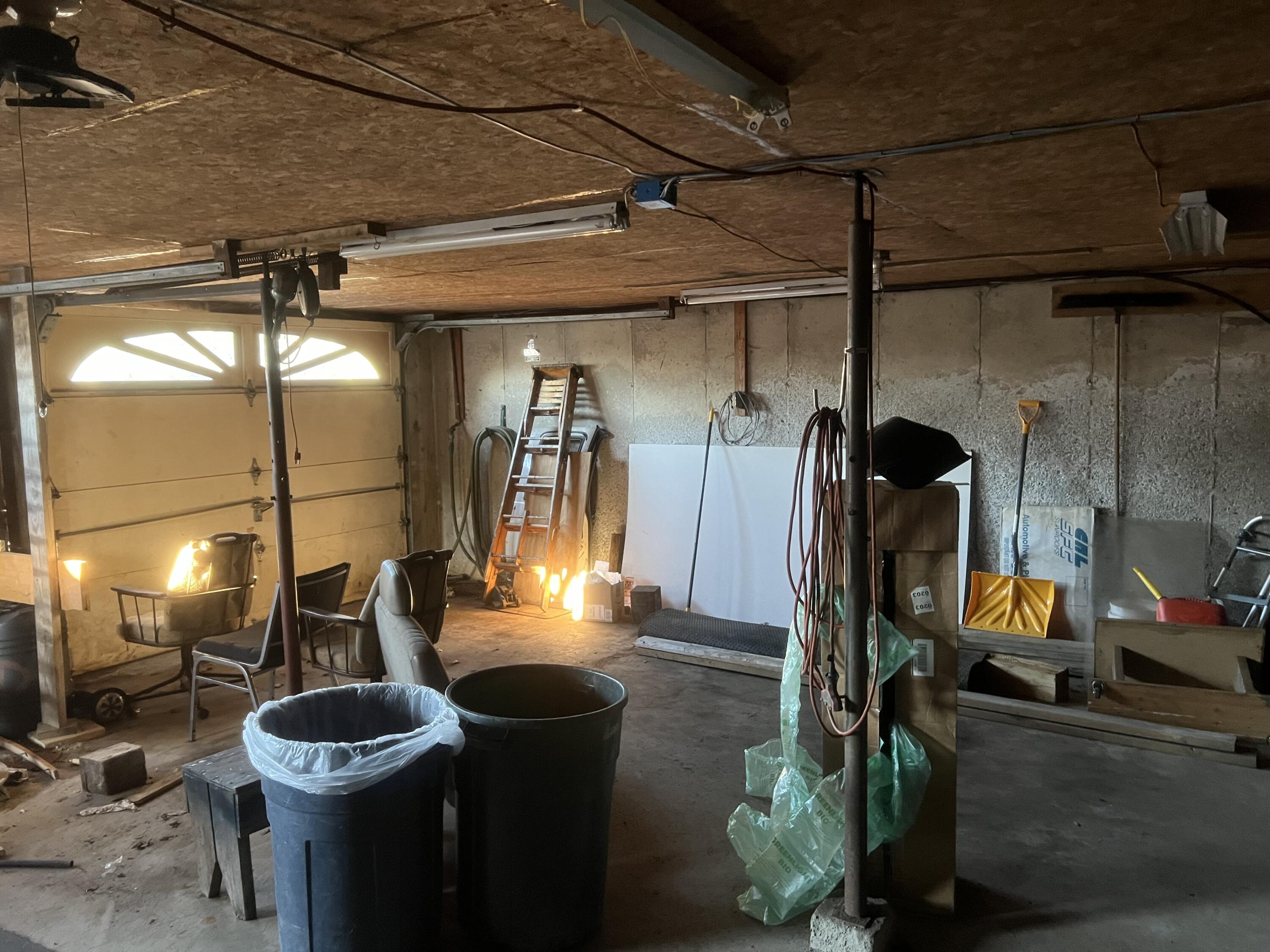 23 Hillcrest Avenue Millinocket, ME 04462 - Photo 22 of 31 Garage