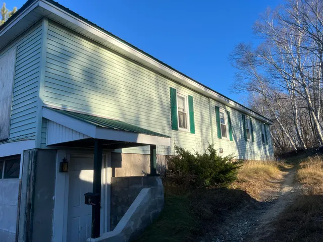 $115,000 | 23 Hillcrest Avenue, Millinocket, ME 04462