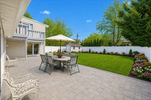 $949,000 | 25 Cobalt Lane, Westbury, NY 11590