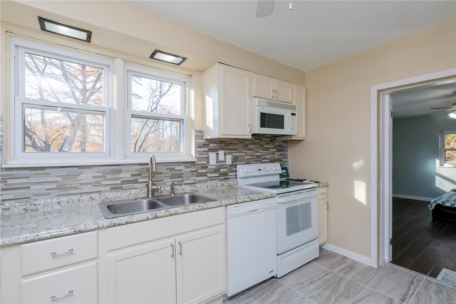 1631 Parker Road St. Louis, MO 63138 - Photo 12 of 23 Gallery Image 12