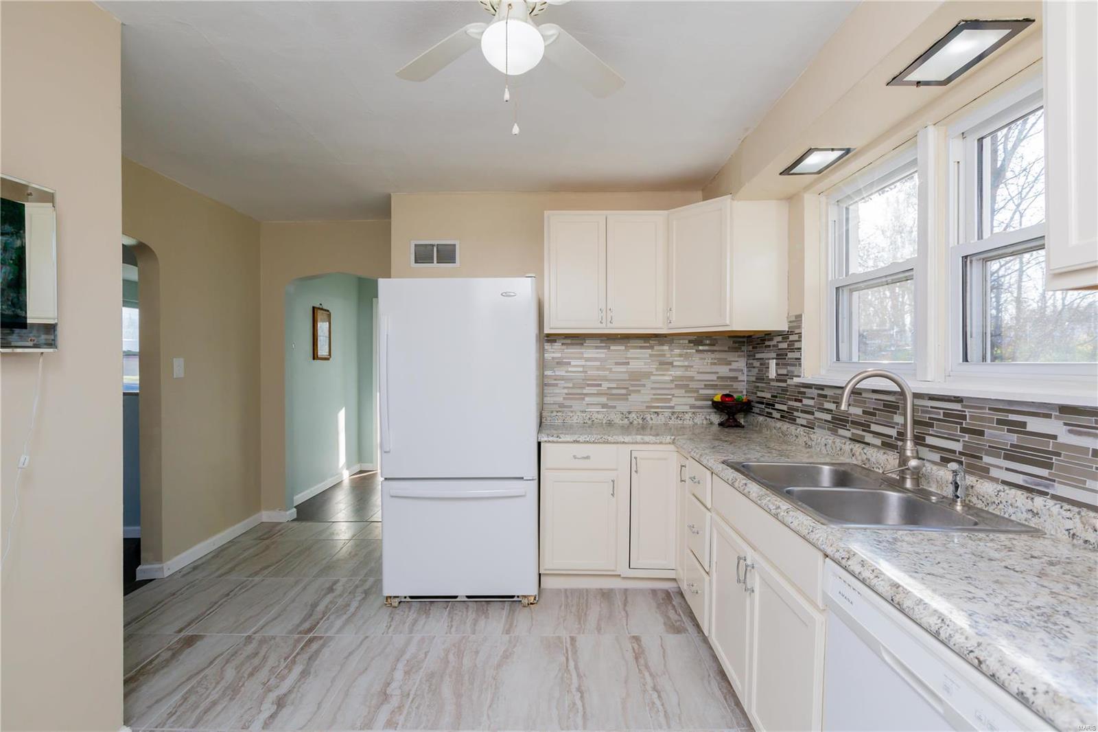 1631 Parker Road St. Louis, MO 63138 - Photo 10 of 23 Gallery Image 10