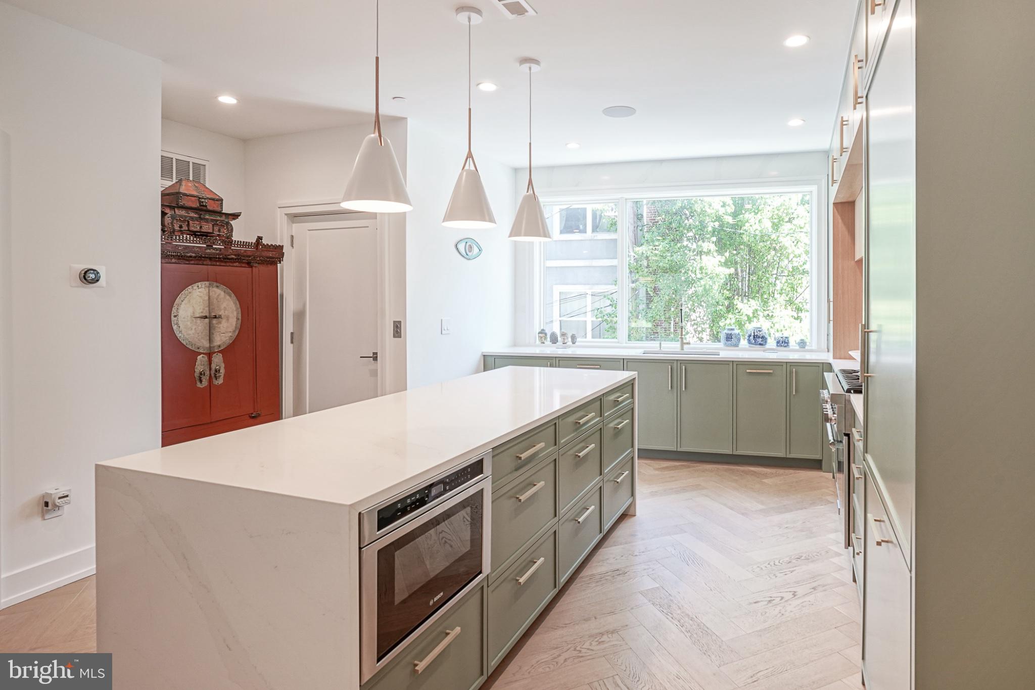 622 South Clarion Street Philadelphia, PA 19147 - Photo 5 of 57 Modern kitchen with elegant design.