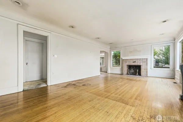$850,000 | 1142 North 77th Street, Seattle, WA 98103