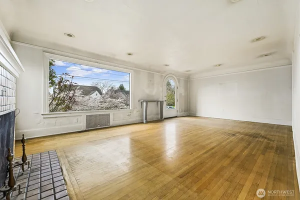$850,000 | 1142 North 77th Street, Seattle, WA 98103