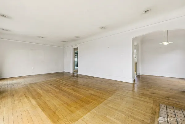 $850,000 | 1142 North 77th Street, Seattle, WA 98103