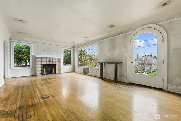 $850,000 | 1142 North 77th Street, Seattle, WA 98103