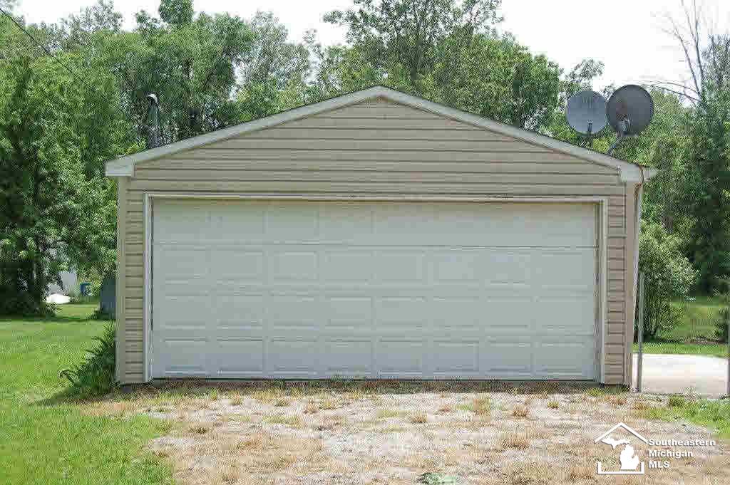 127 East Erie Road Temperance, MI 48182 - Photo 5 of 11