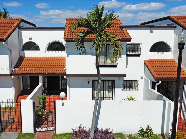 $520,000 | 1331 Southwest 124th Court, Unit E3, Miami, FL 33184