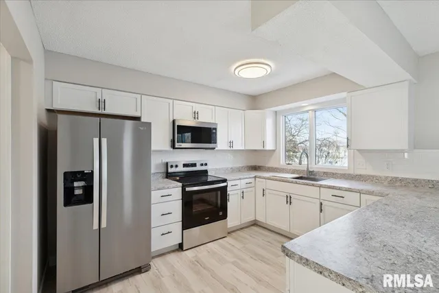 $240,000 | 3750 Eastwood Court, Bettendorf, IA 52722