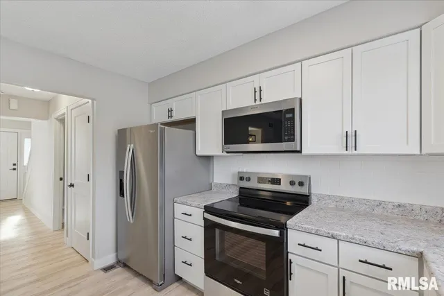 $240,000 | 3750 Eastwood Court, Bettendorf, IA 52722