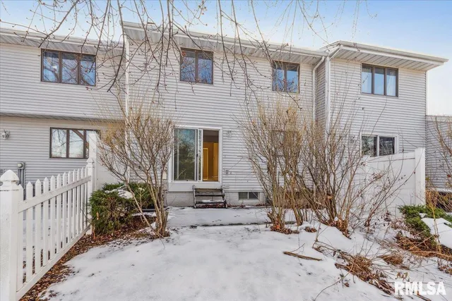 $240,000 | 3750 Eastwood Court, Bettendorf, IA 52722