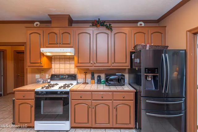 $350,000 | 259 East Cobbville Drive, Canton, MS 39046