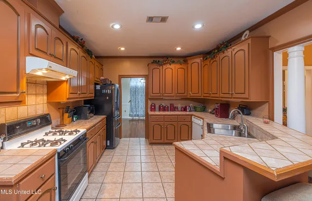 $350,000 | 259 East Cobbville Drive, Canton, MS 39046