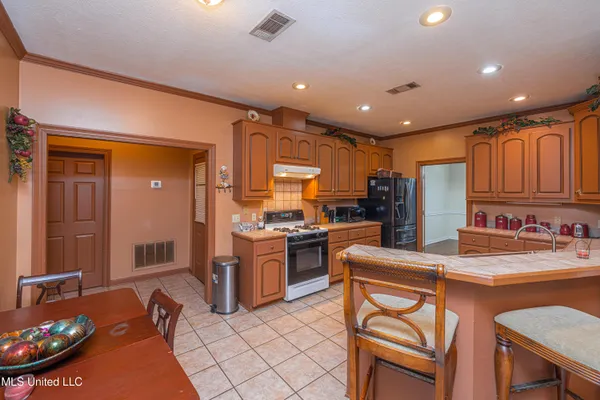 $350,000 | 259 East Cobbville Drive, Canton, MS 39046