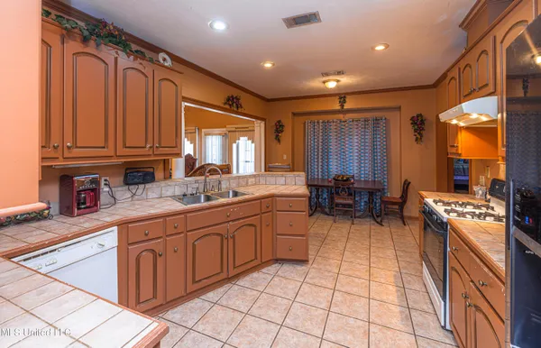 $350,000 | 259 East Cobbville Drive, Canton, MS 39046