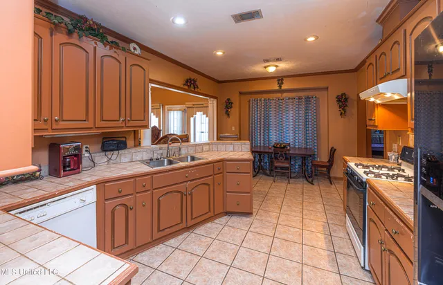 $350,000 | 259 East Cobbville Drive, Canton, MS 39046