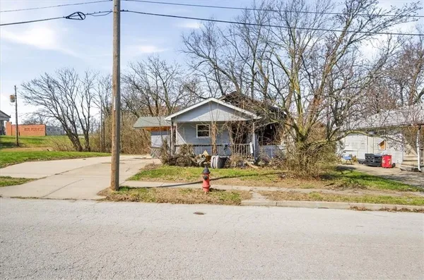 $1 | 3120 Highland Avenue, Kansas City, MO 64109