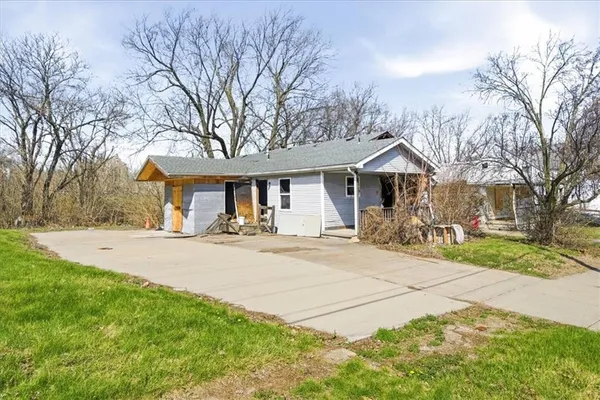$1 | 3120 Highland Avenue, Kansas City, MO 64109