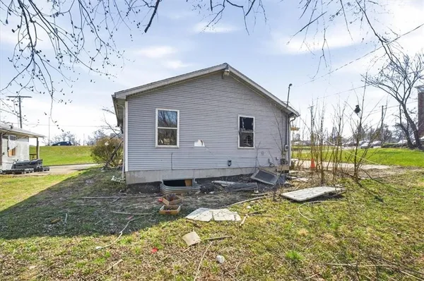 $1 | 3120 Highland Avenue, Kansas City, MO 64109