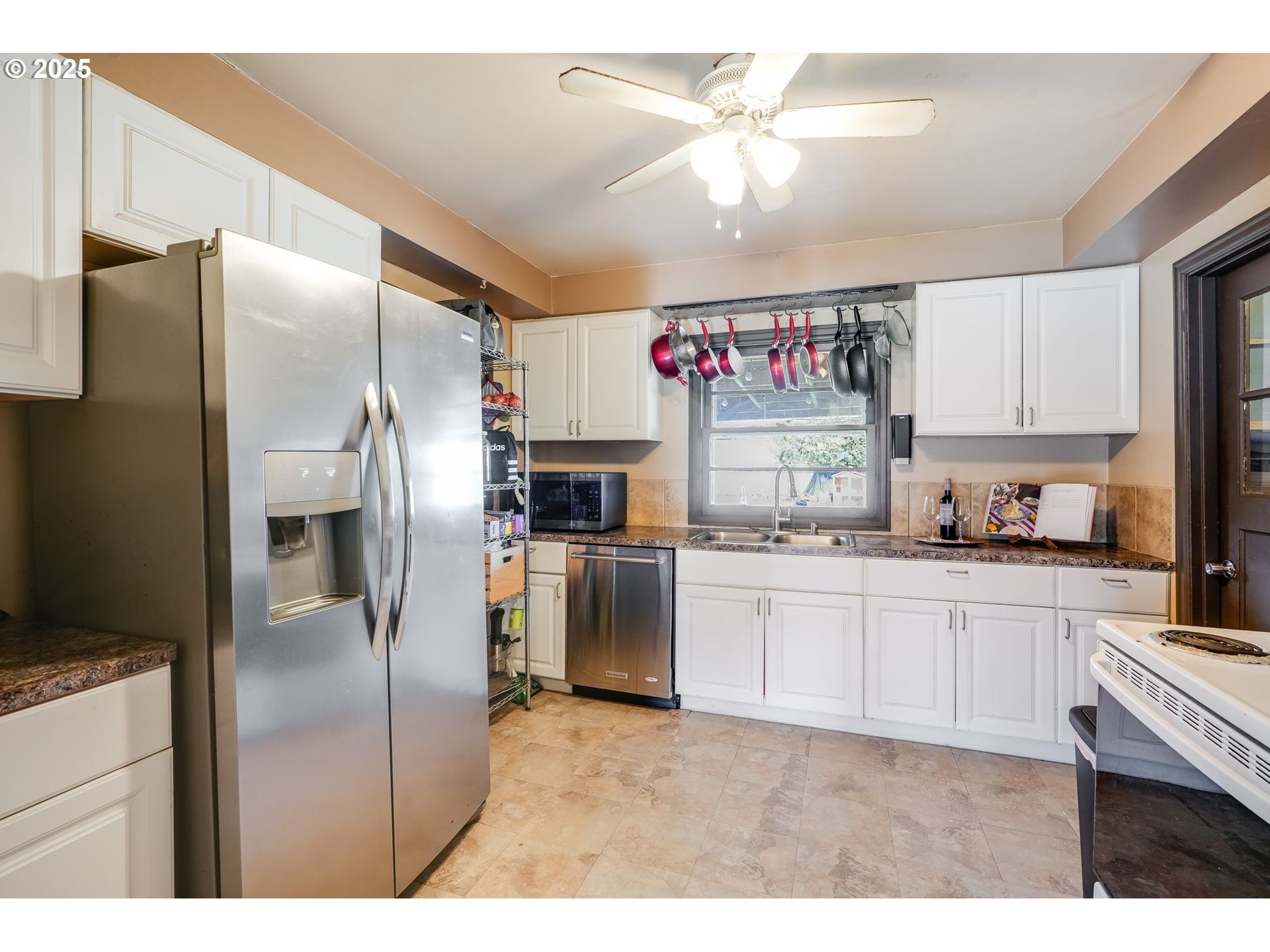 12413 Southeast Mill Street Portland, OR 97233 - Photo 14 of 34