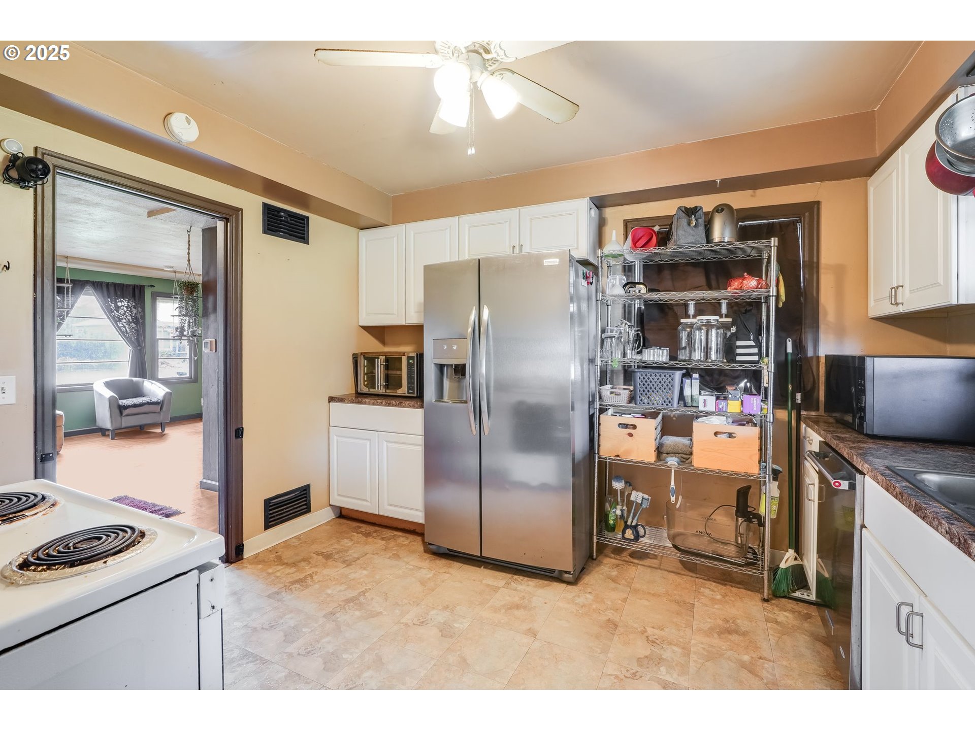 12413 Southeast Mill Street Portland, OR 97233 - Photo 17 of 34