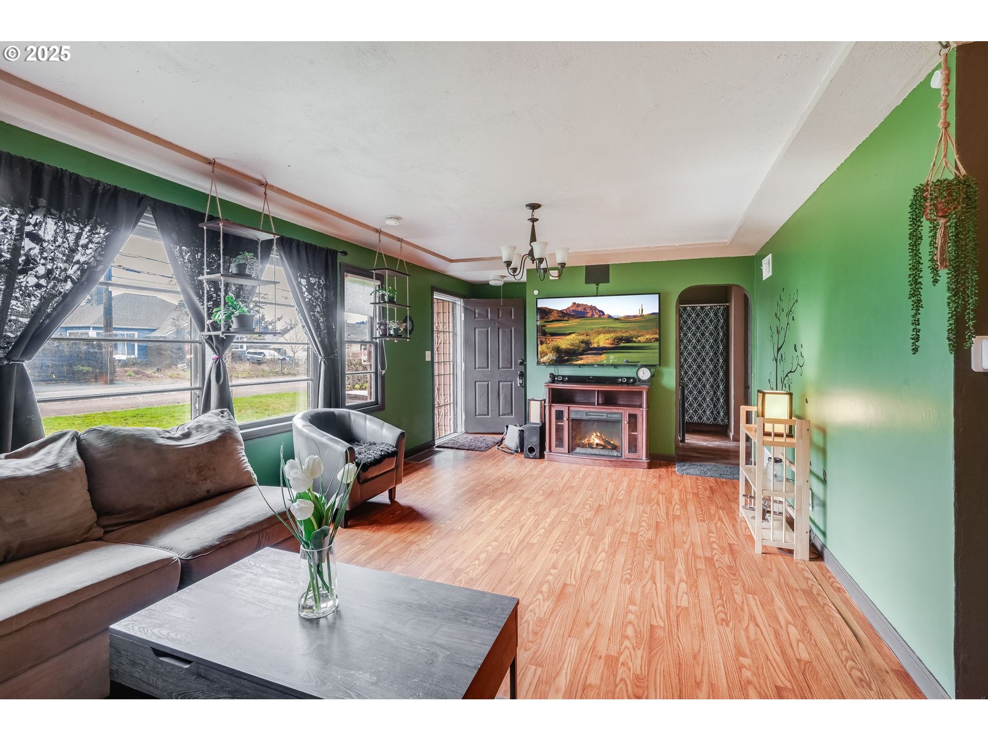 12413 Southeast Mill Street Portland, OR 97233 - Photo 2 of 34