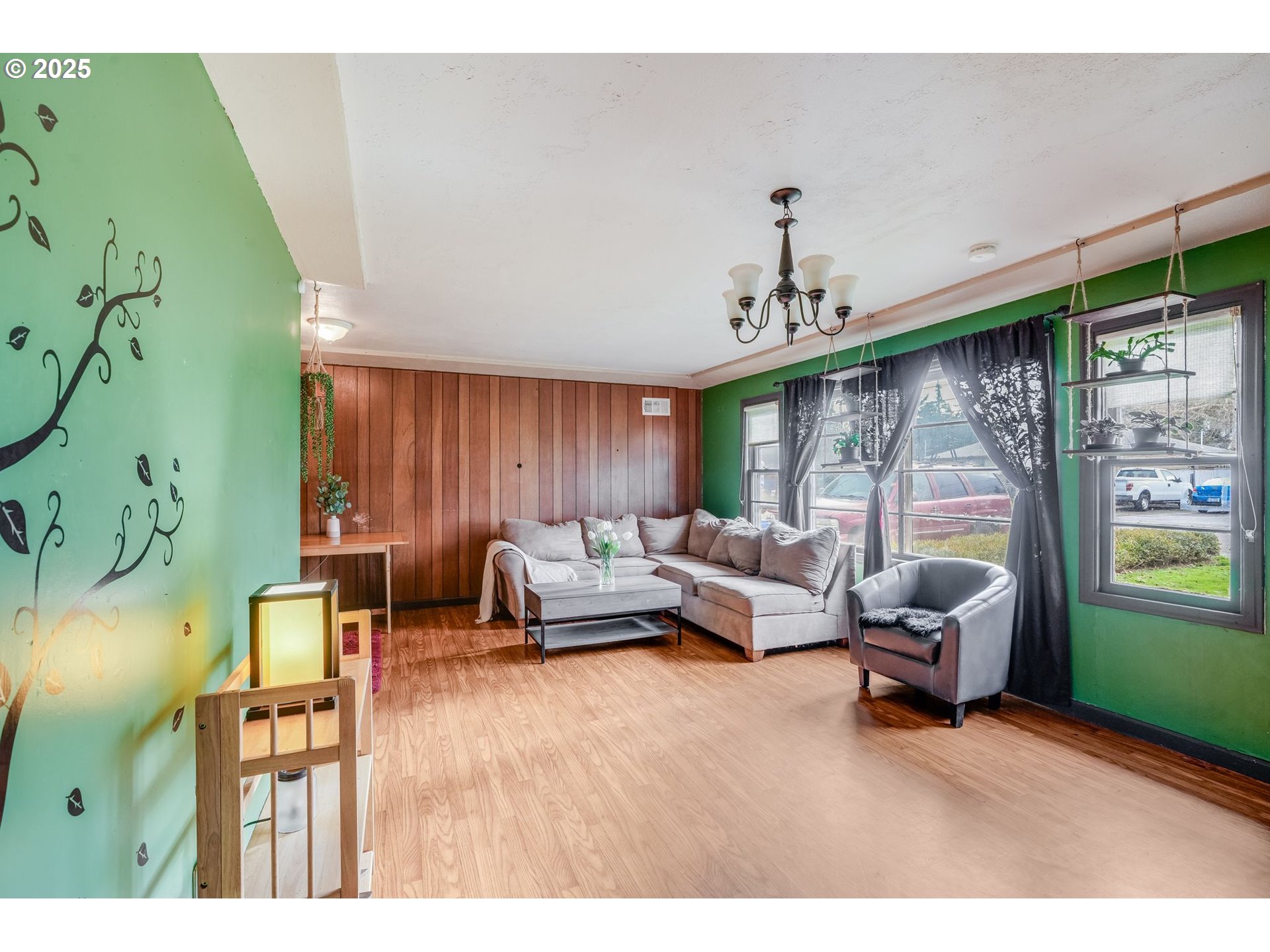 12413 Southeast Mill Street Portland, OR 97233 - Photo 3 of 34