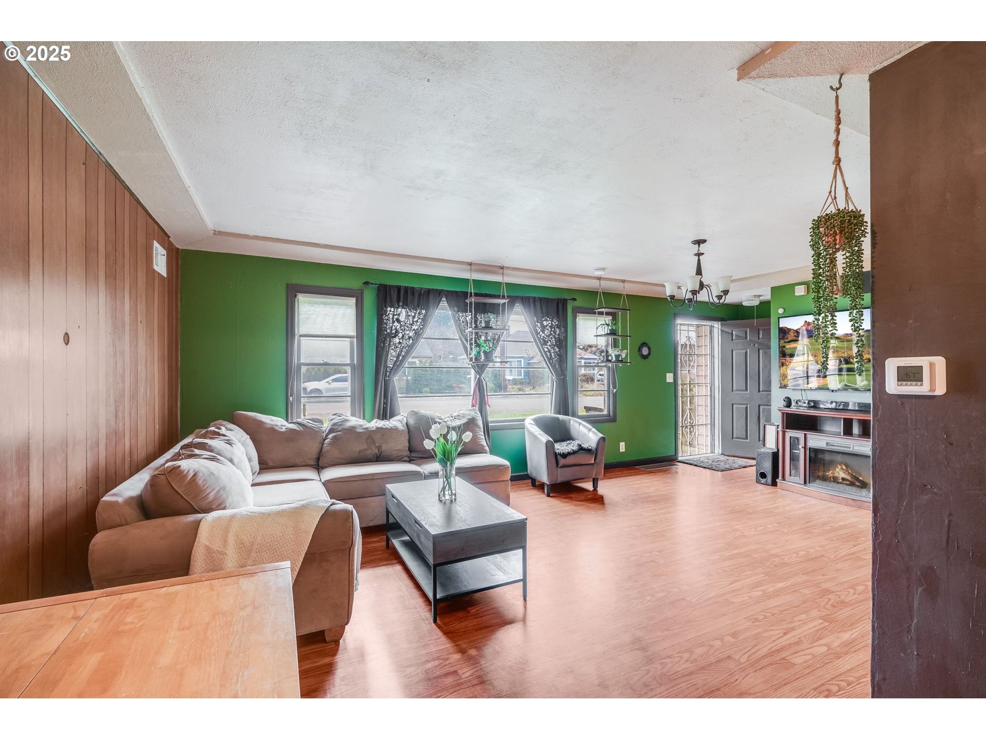 12413 Southeast Mill Street Portland, OR 97233 - Photo 6 of 34