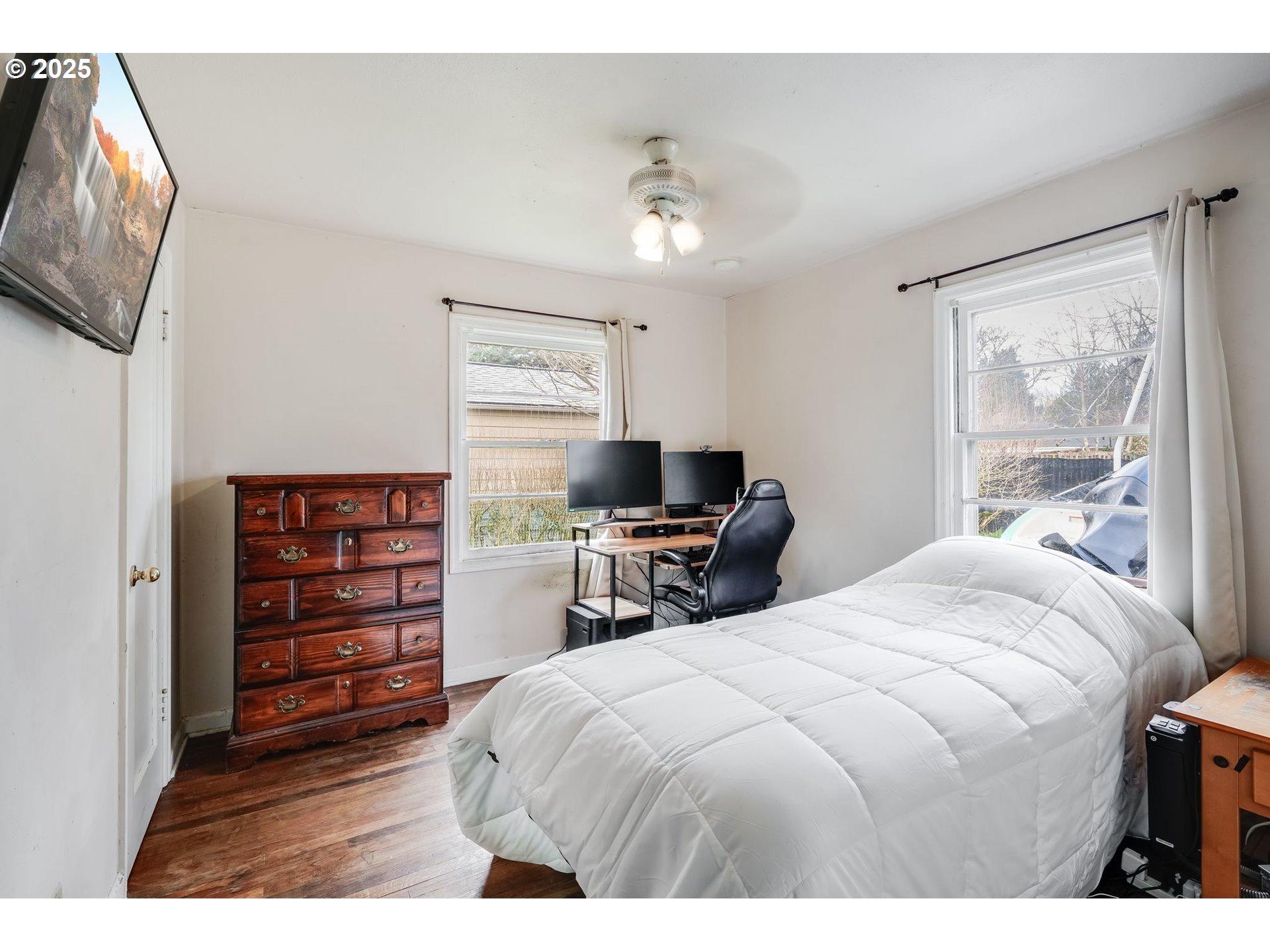 12413 Southeast Mill Street Portland, OR 97233 - Photo 10 of 34