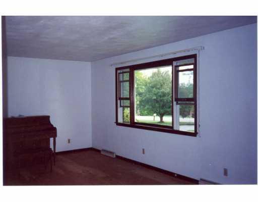 616 Unionville Road Butler, PA 16001 - Photo 3 of 8 Living Room.