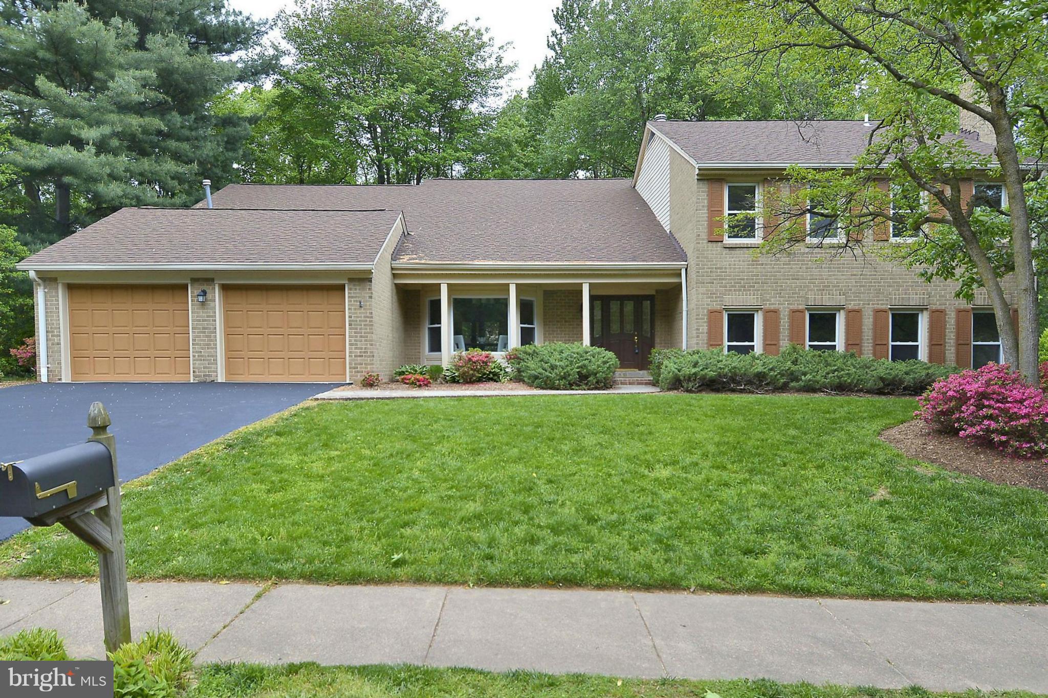 11822 Riders Lane Reston, VA 20191 - Photo 1 of 29 Exterior (Front)