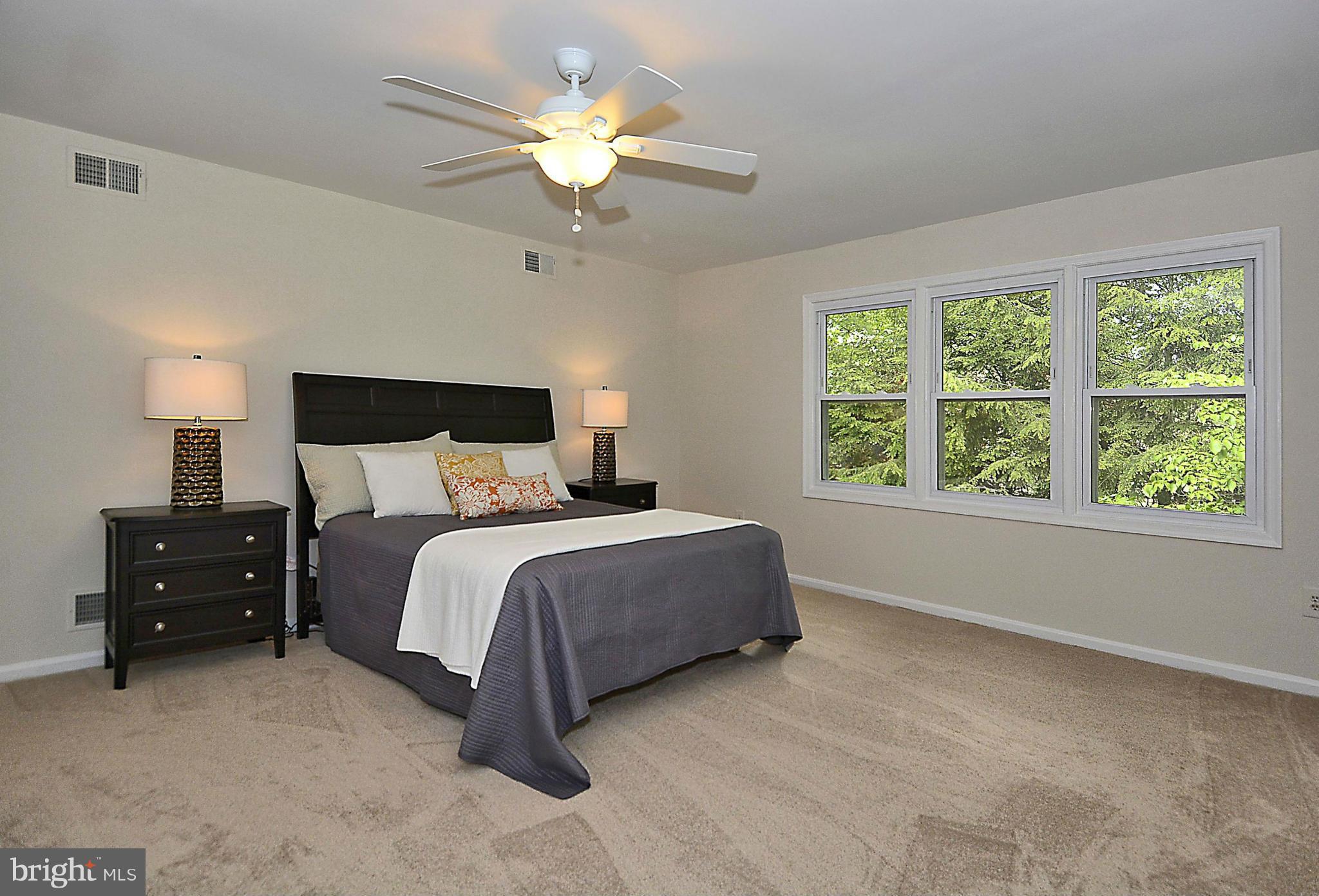 11822 Riders Lane Reston, VA 20191 - Photo 11 of 29 Bedroom (Master)