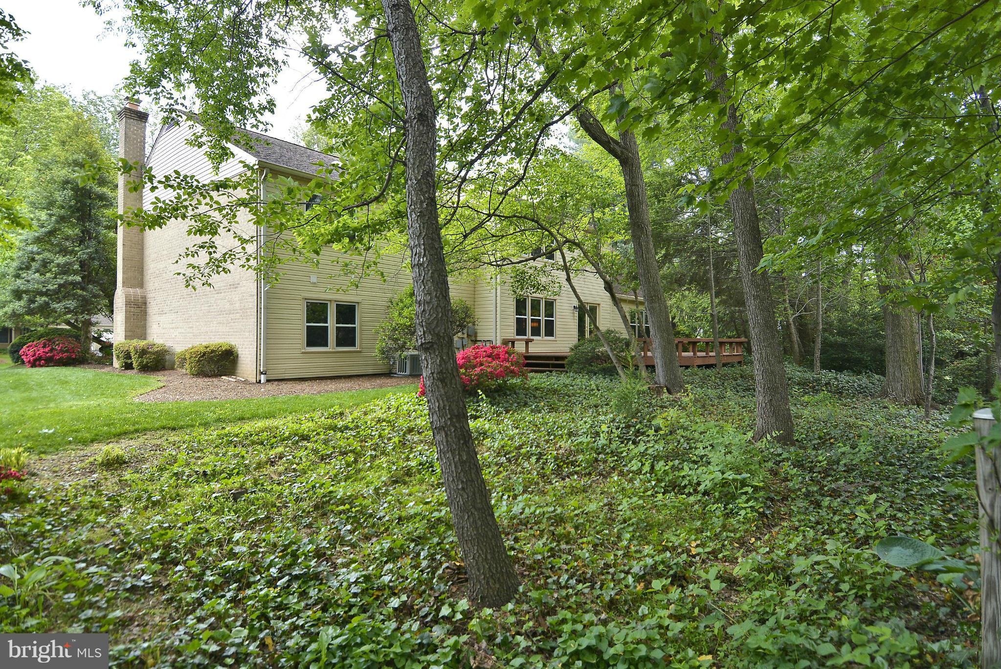 11822 Riders Lane Reston, VA 20191 - Photo 26 of 29 Exterior (Rear)
