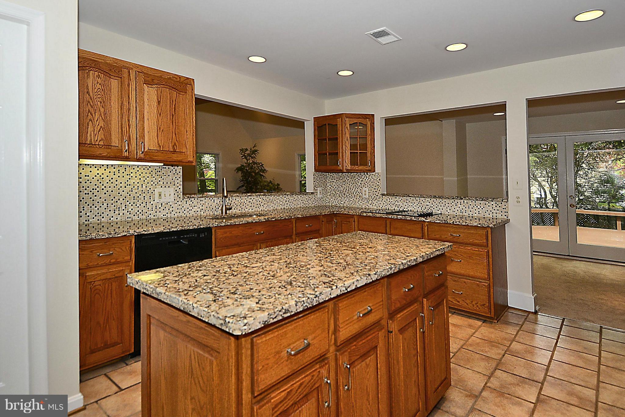 11822 Riders Lane Reston, VA 20191 - Photo 4 of 29 Kitchen