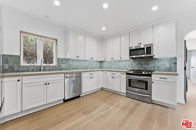 $10,000 | 8833 Ashcroft Avenue, West Hollywood, CA 90048