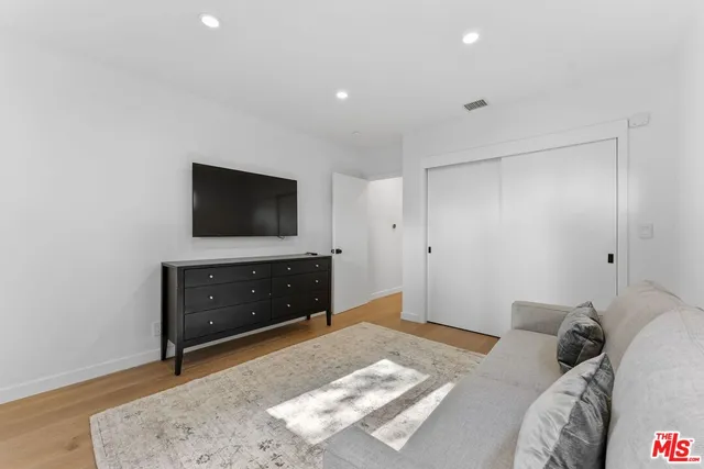 $10,000 | 8833 Ashcroft Avenue, West Hollywood, CA 90048