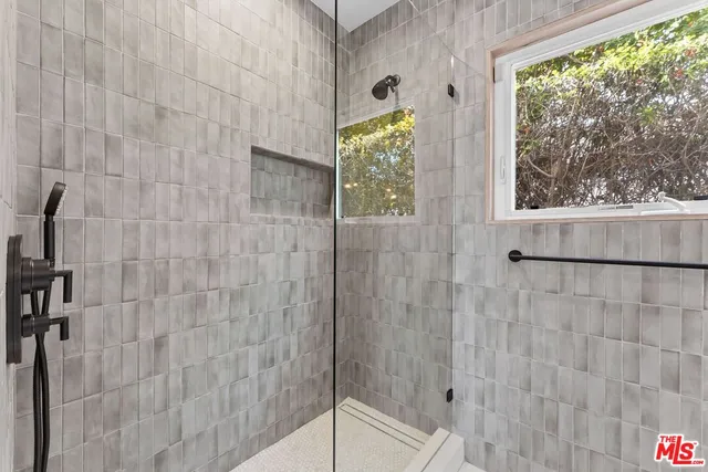 $10,000 | 8833 Ashcroft Avenue, West Hollywood, CA 90048