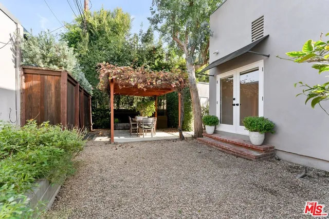 $10,000 | 8833 Ashcroft Avenue, West Hollywood, CA 90048