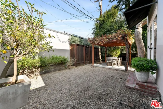 $10,000 | 8833 Ashcroft Avenue, West Hollywood, CA 90048